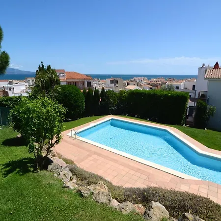 In Spain Near Sandy Beaches * Ля Эскала