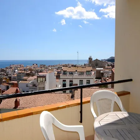 In Spain Near Sandy Beaches Ля Эскала