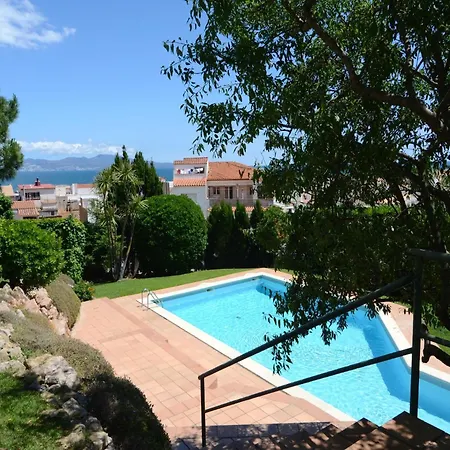 Puig Padro 6 1-4 Apartment *